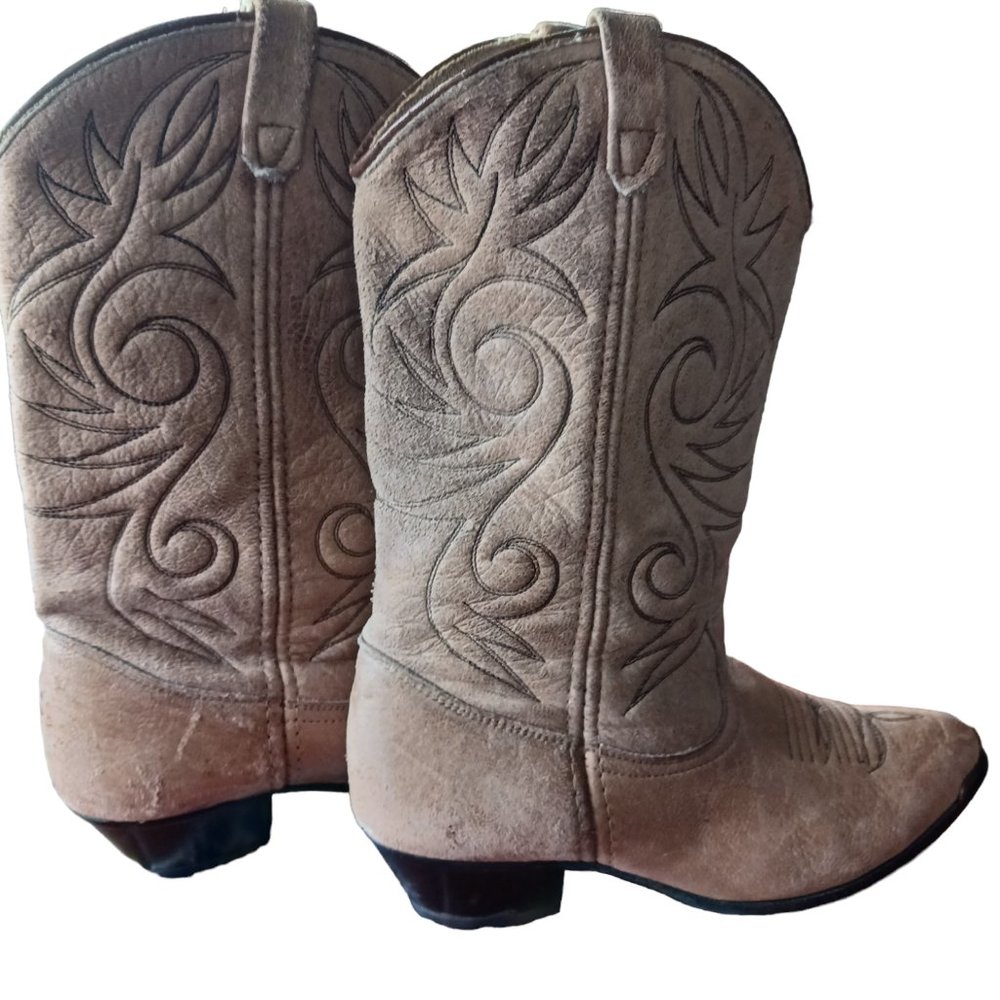 GENUINE LEATHER WOMANS COWBOY BOOTS SIZE 7